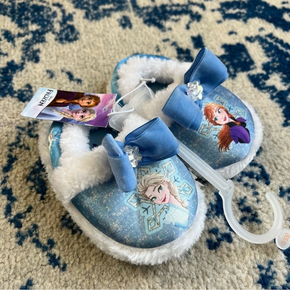 Toddler Girls' Disney Frozen Ballet Slipper Moccs S 5/6 - Picture 1 of 5